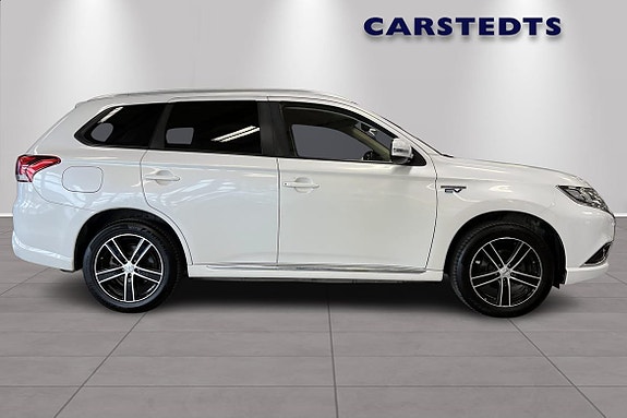 Mitsubishi Outlander 2 of 8