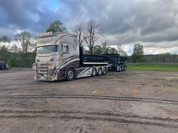 Scania 520 2 of 2