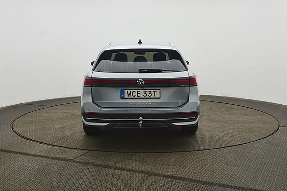 Volkswagen Passat 4 of 8