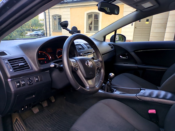 Toyota Avensis 10 of 13
