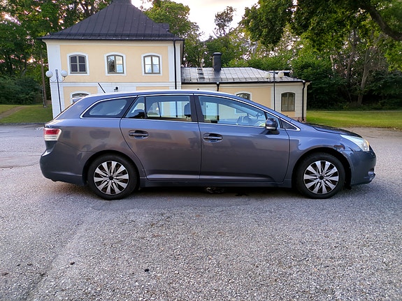 Toyota Avensis 6 of 13