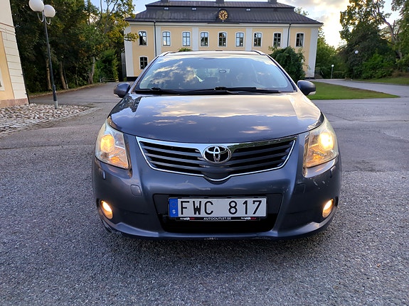 Toyota Avensis 8 of 13