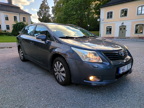 Toyota Avensis 7 of 13