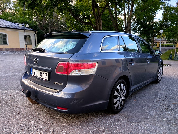 Toyota Avensis 5 of 13