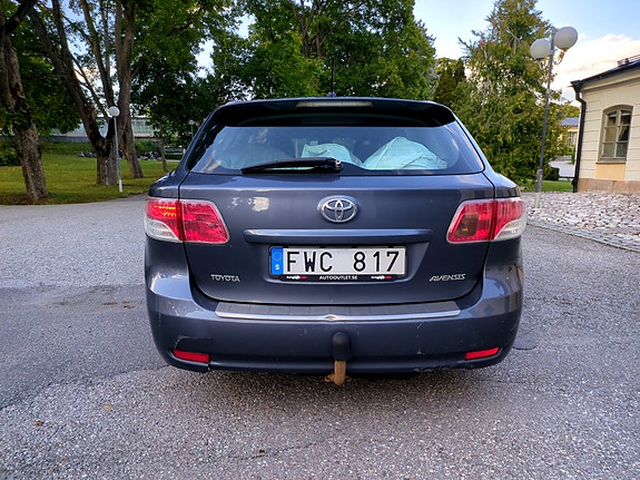 Toyota Avensis 4 of 13