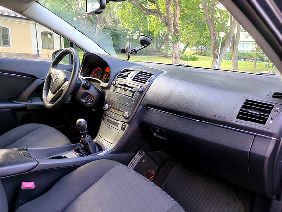 Toyota Avensis 12 of 13