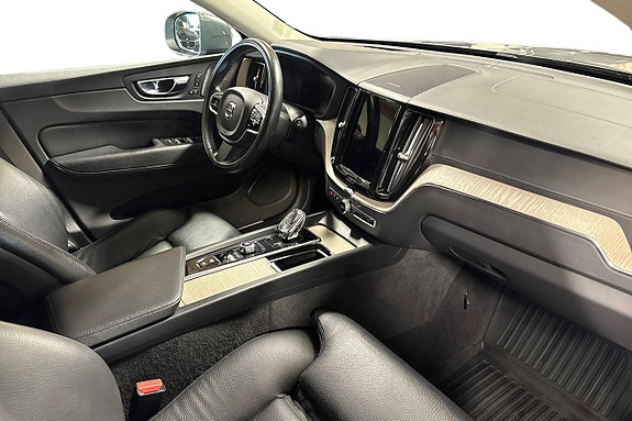 Volvo XC60 11 of 28