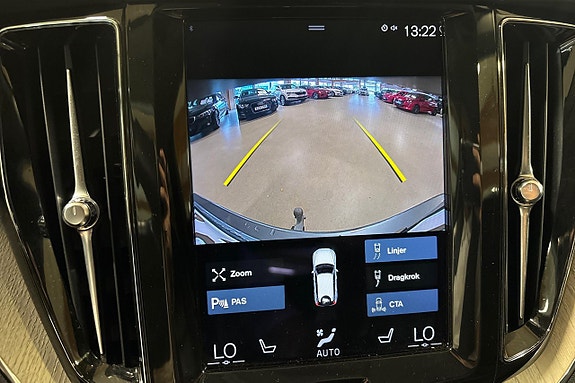 Volvo XC60 18 of 28