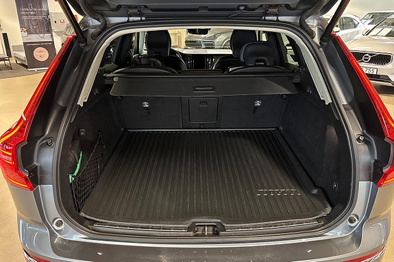 Volvo XC60 25 of 28