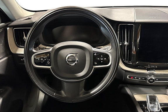 Volvo XC60 15 of 28