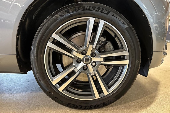 Volvo XC60 10 of 28