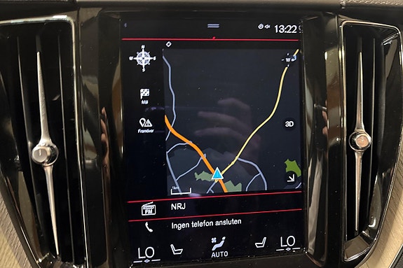 Volvo XC60 17 of 28