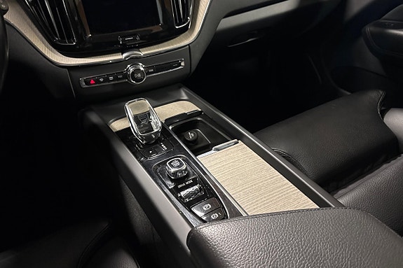 Volvo XC60 19 of 28
