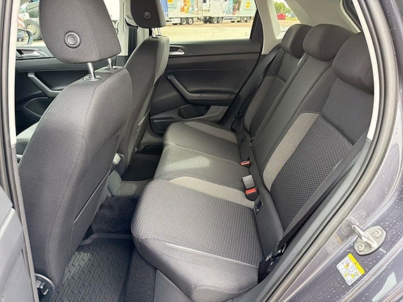 Volkswagen Polo 21 of 21