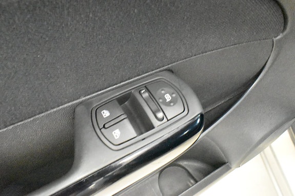Opel Corsa 12 of 17
