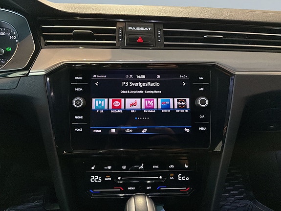 Volkswagen Passat 11 of 19