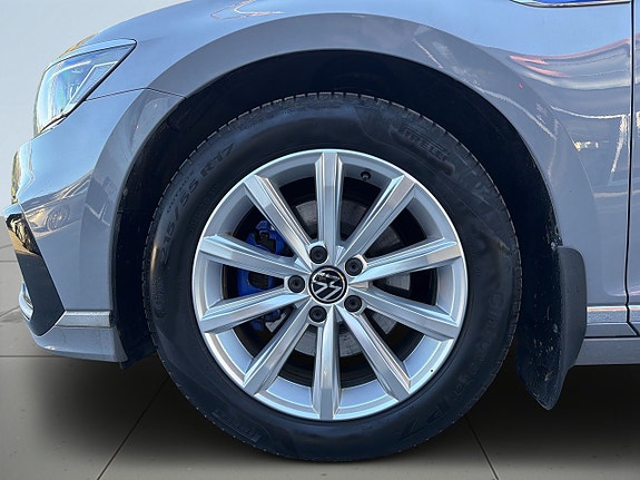 Volkswagen Passat 14 of 19