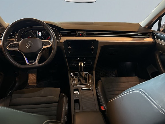 Volkswagen Passat 8 of 19
