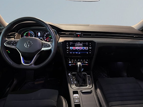 Volkswagen Passat 8 of 19