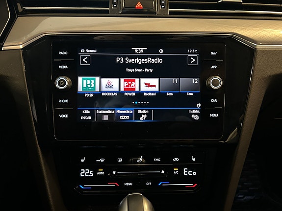 Volkswagen Passat 11 of 19