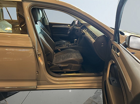 Volkswagen Passat 10 of 19