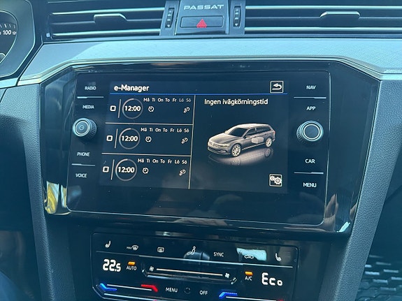 Volkswagen Passat 17 of 19