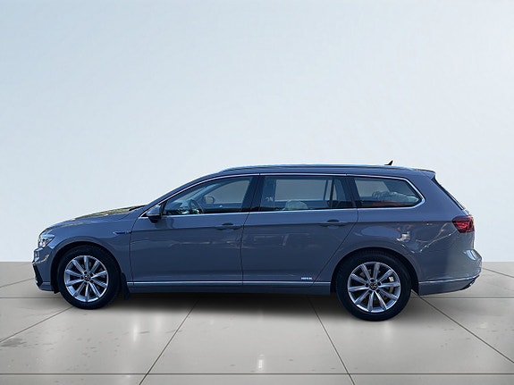 Volkswagen Passat 4 of 19