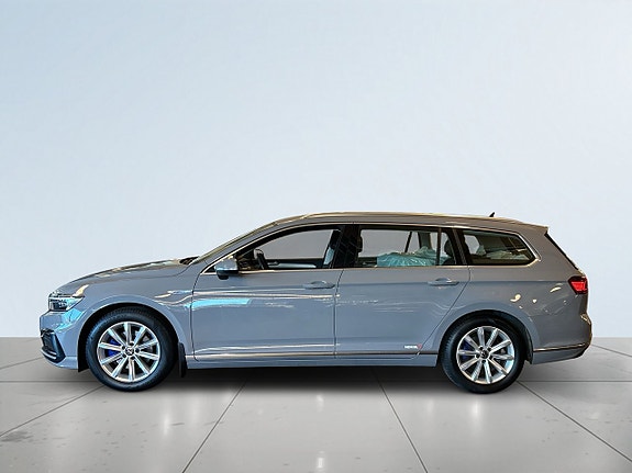 Volkswagen Passat 4 of 19
