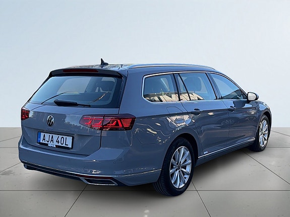 Volkswagen Passat 6 of 19
