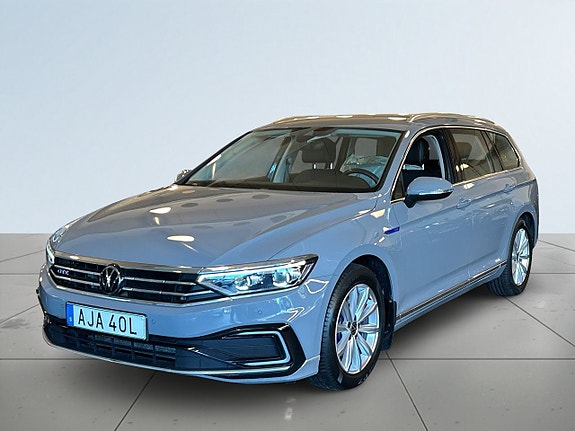 Volkswagen Passat 16 of 19