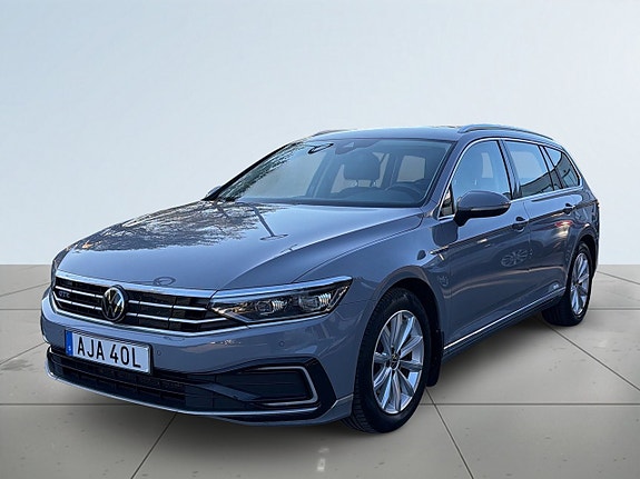 Volkswagen Passat 16 of 19