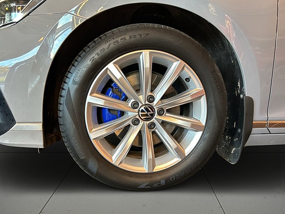 Volkswagen Passat 14 of 19