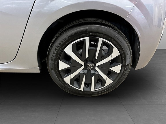 Peugeot 208 18 of 19
