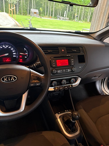Kia Rio 3 of 5
