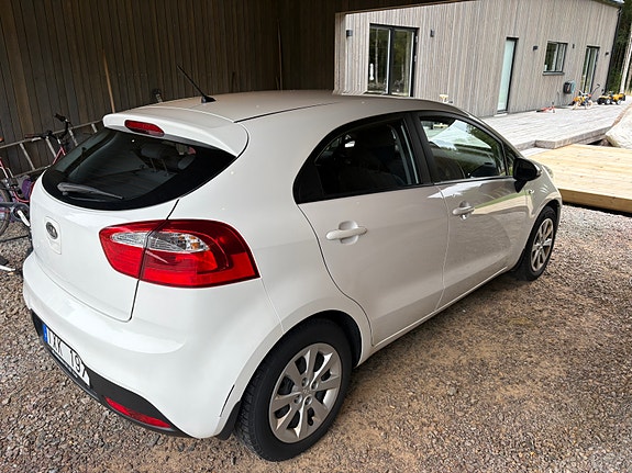 Kia Rio 4 of 5
