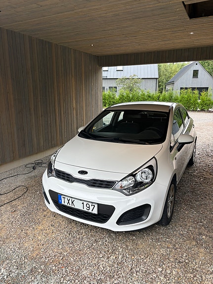 Kia Rio 2 of 5