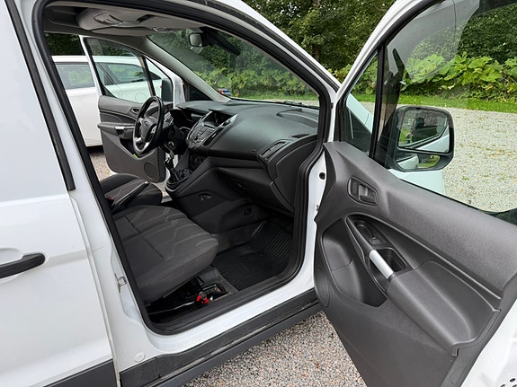 Ford Transit Connect 7 of 8