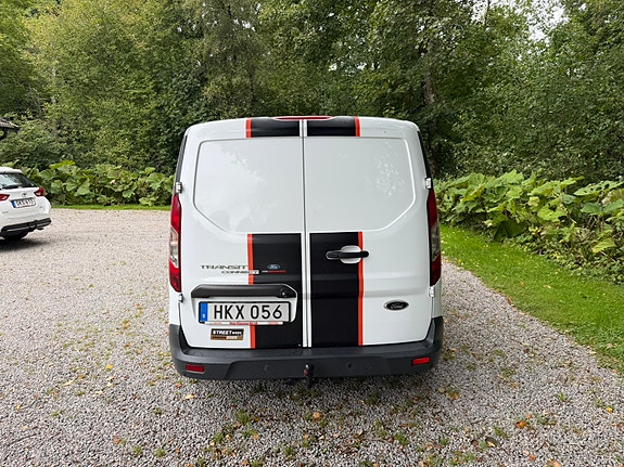 Ford Transit Connect 4 of 8