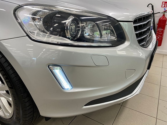 Volvo XC60 4 of 16