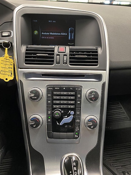 Volvo XC60 15 of 16