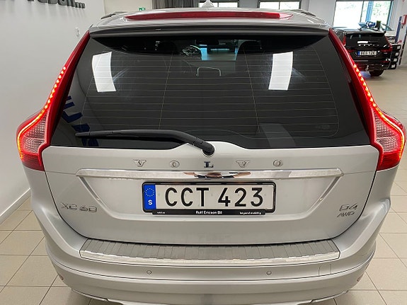 Volvo XC60 10 of 16