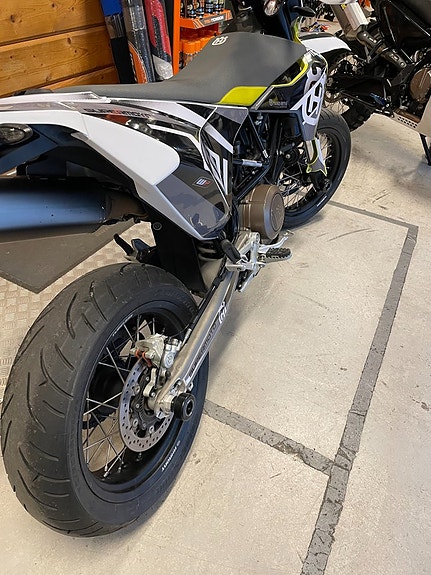 Husqvarna 701 Supermotard 4 of 4