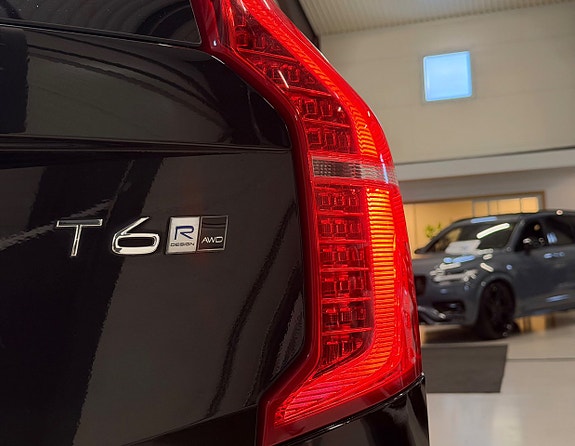 Volvo XC90 12 of 23