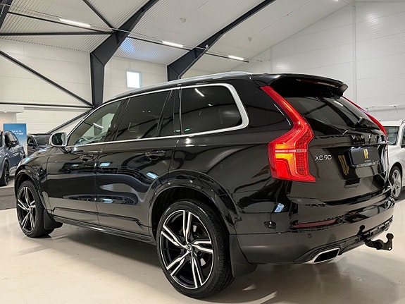 Volvo XC90 10 of 23
