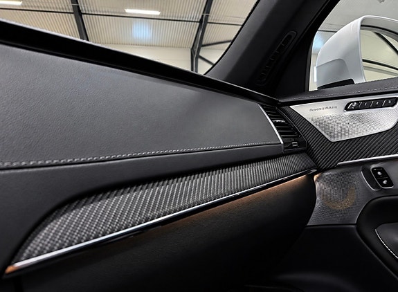 Volvo XC90 18 of 23