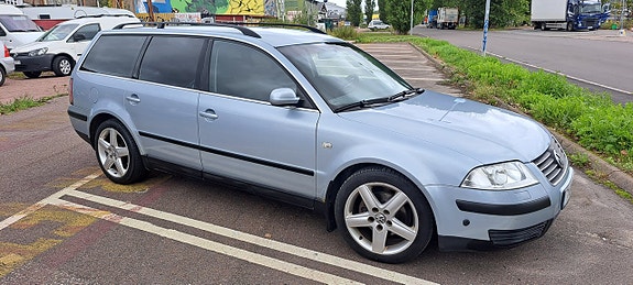 Volkswagen Passat 3 of 15