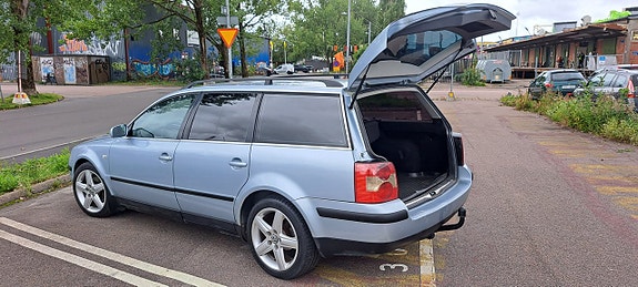 Volkswagen Passat 7 of 15