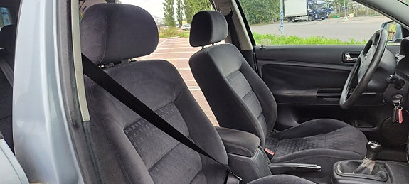 Volkswagen Passat 9 of 15