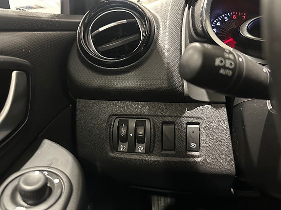 Renault Clio 12 of 12