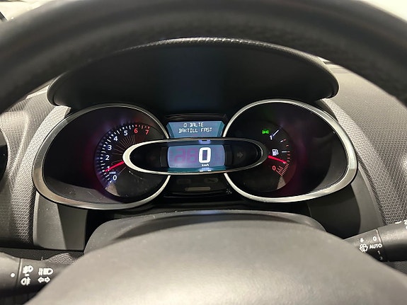 Renault Clio 10 of 12